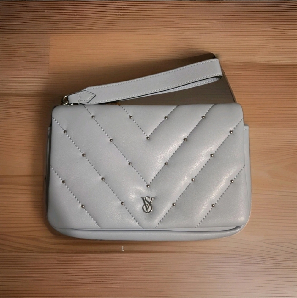 Victoria's Secret V-Quilt Wristlet Clutch Wallet Faux Leather